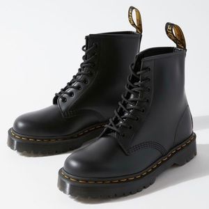 Dr. Martens 1460 Bex 8-Eye Boot
